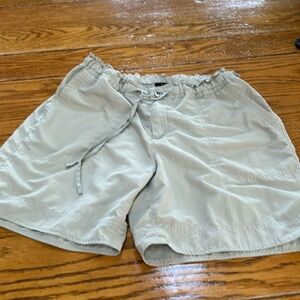 Patagonia Women’s nylon shorts. Light tan color. Excellent condition. Size 10.